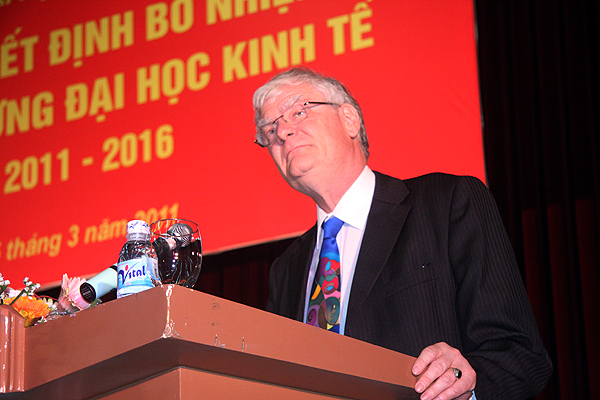Giáo sư Micheal Hoey - Phó Giám đốc Đại học Liverpool 