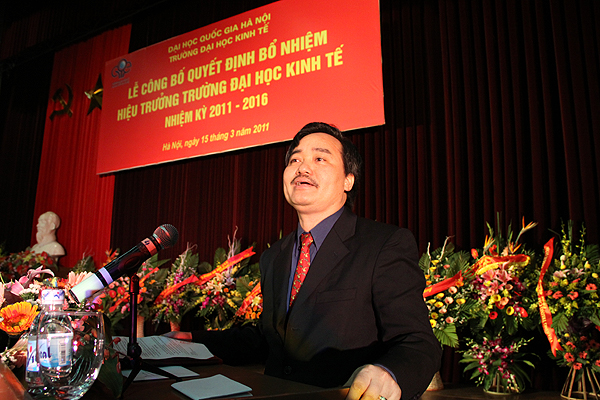 PGS.TS Phùng Xuân Nhạ - Phó Giám đốc ĐHQGHN, nguyên Hiệu trưởng Trường Đại học Kinh tế